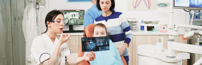 Фото первого экрана по центру