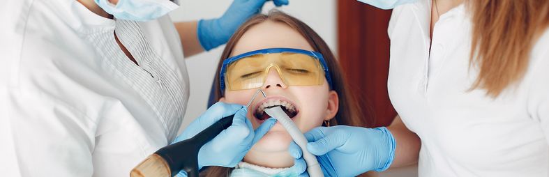 Фото первого экрана по центру