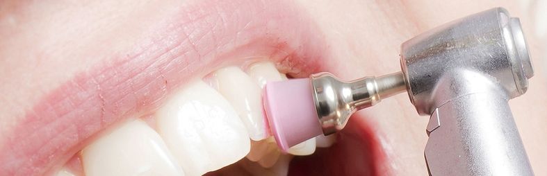 Фото первого экрана по центру