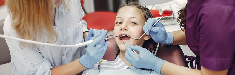 Фото первого экрана по центру